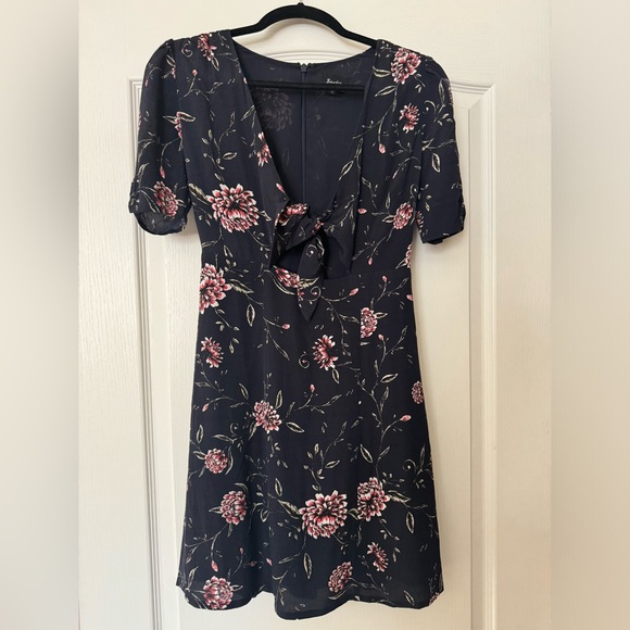 Bardot Tie Front Floral Dress - Picture 6 of 12